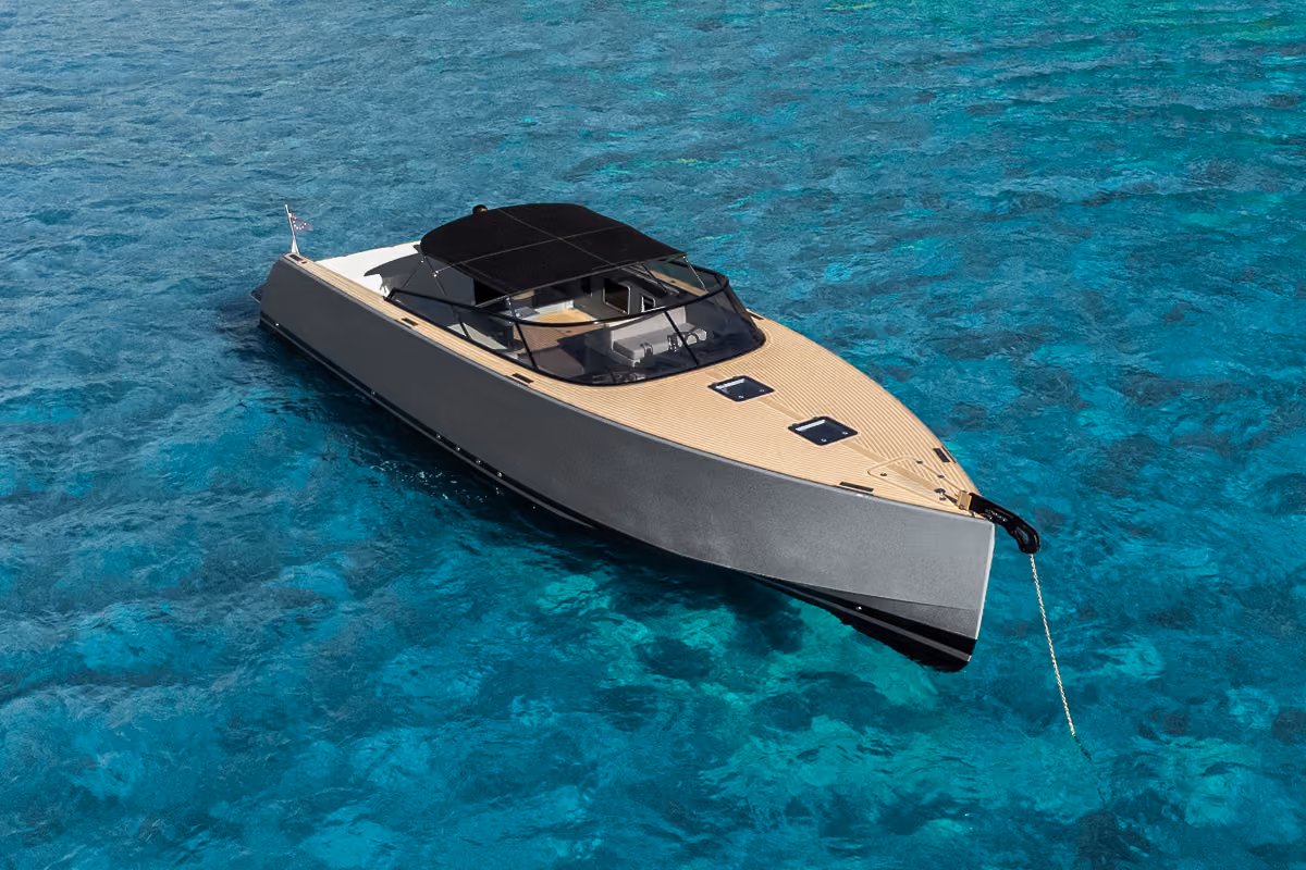 VanDutch 40 yacht charter cruising from Saint-Tropez on the French Riviera.