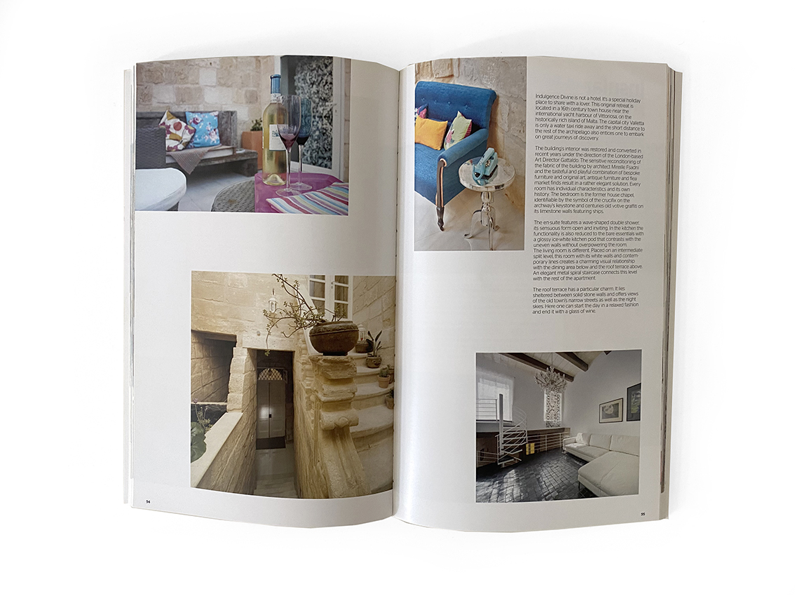 A spread from the Urlaubs Architektur book