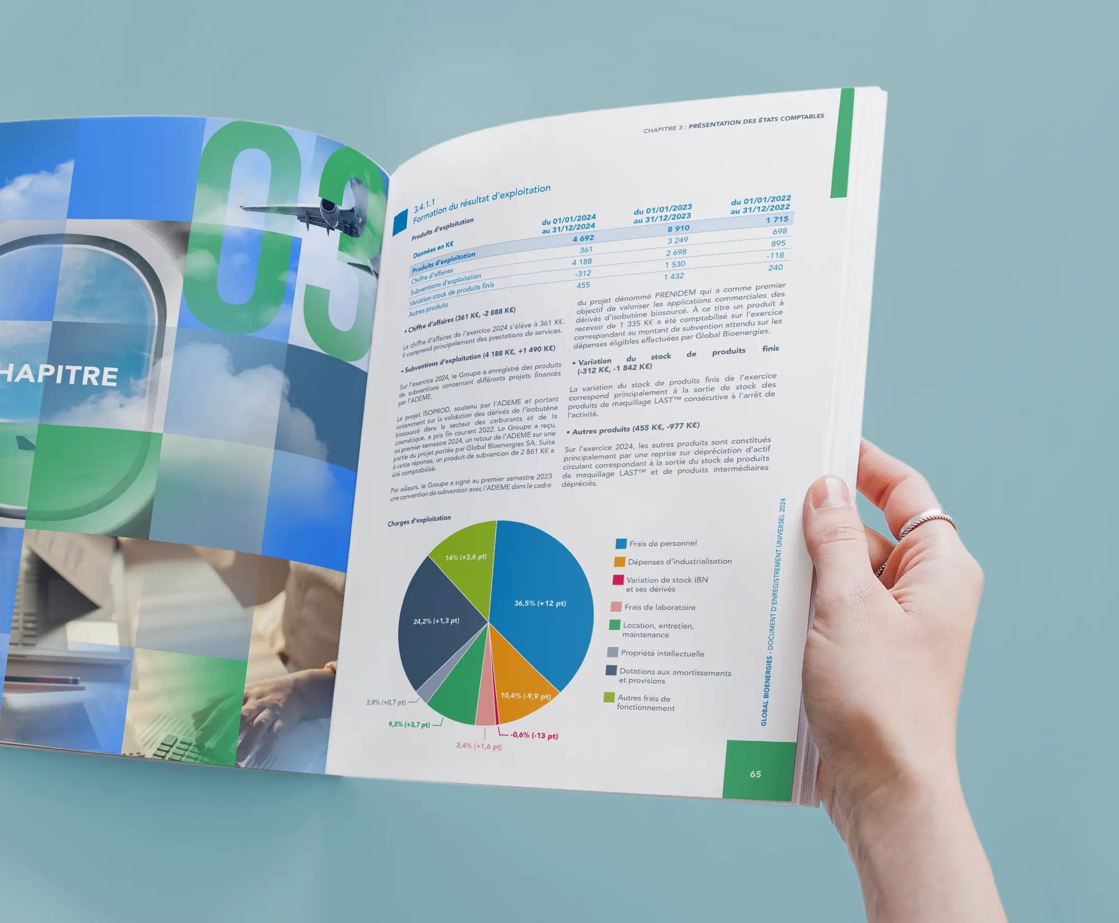 Brochure ouverte affichant des graphiques et données, design conçu par l'agence de pub EXI à bordeaux