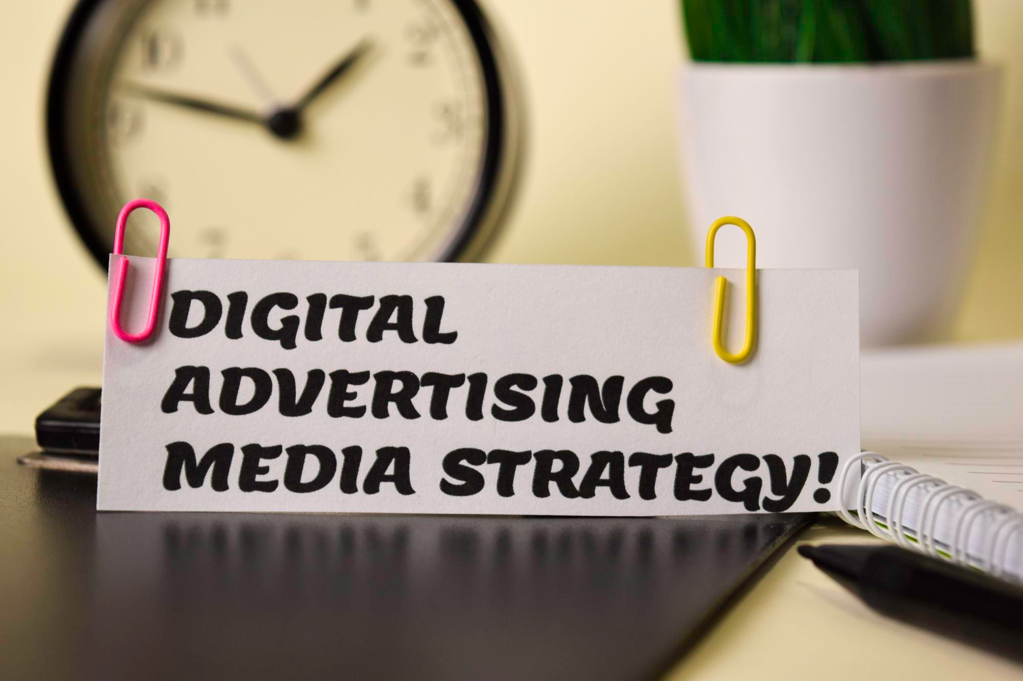 digital advertising media strategy with thumbnails 