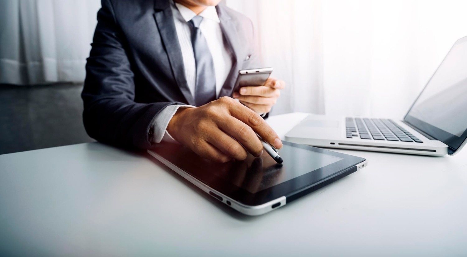 phone downloads and device return at pre-charge