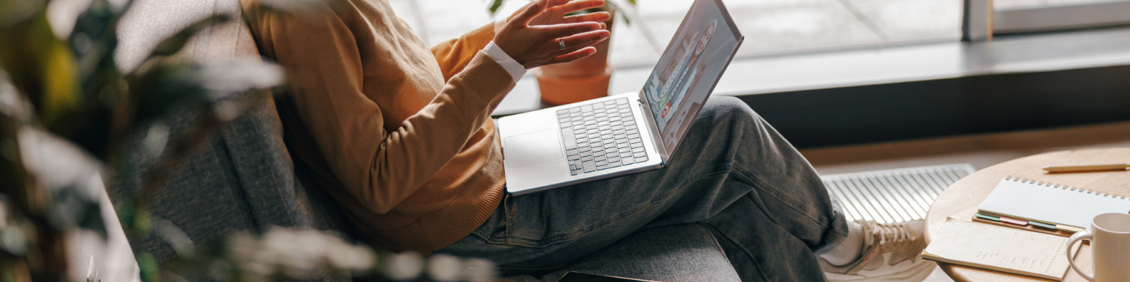 Live Chat Agent role page banner - Marco global hiring