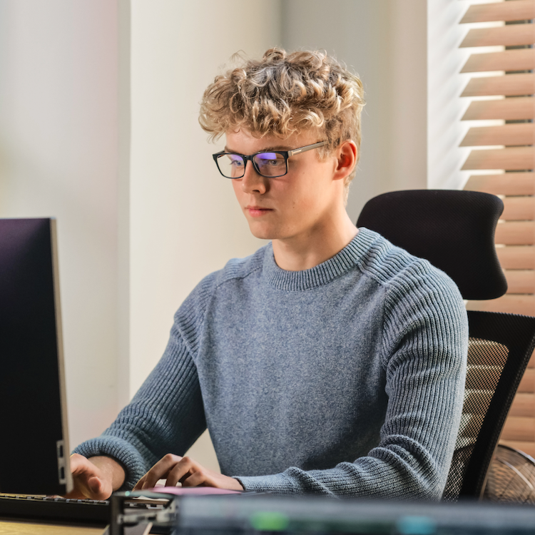 Hire a remote React Developer through Marco