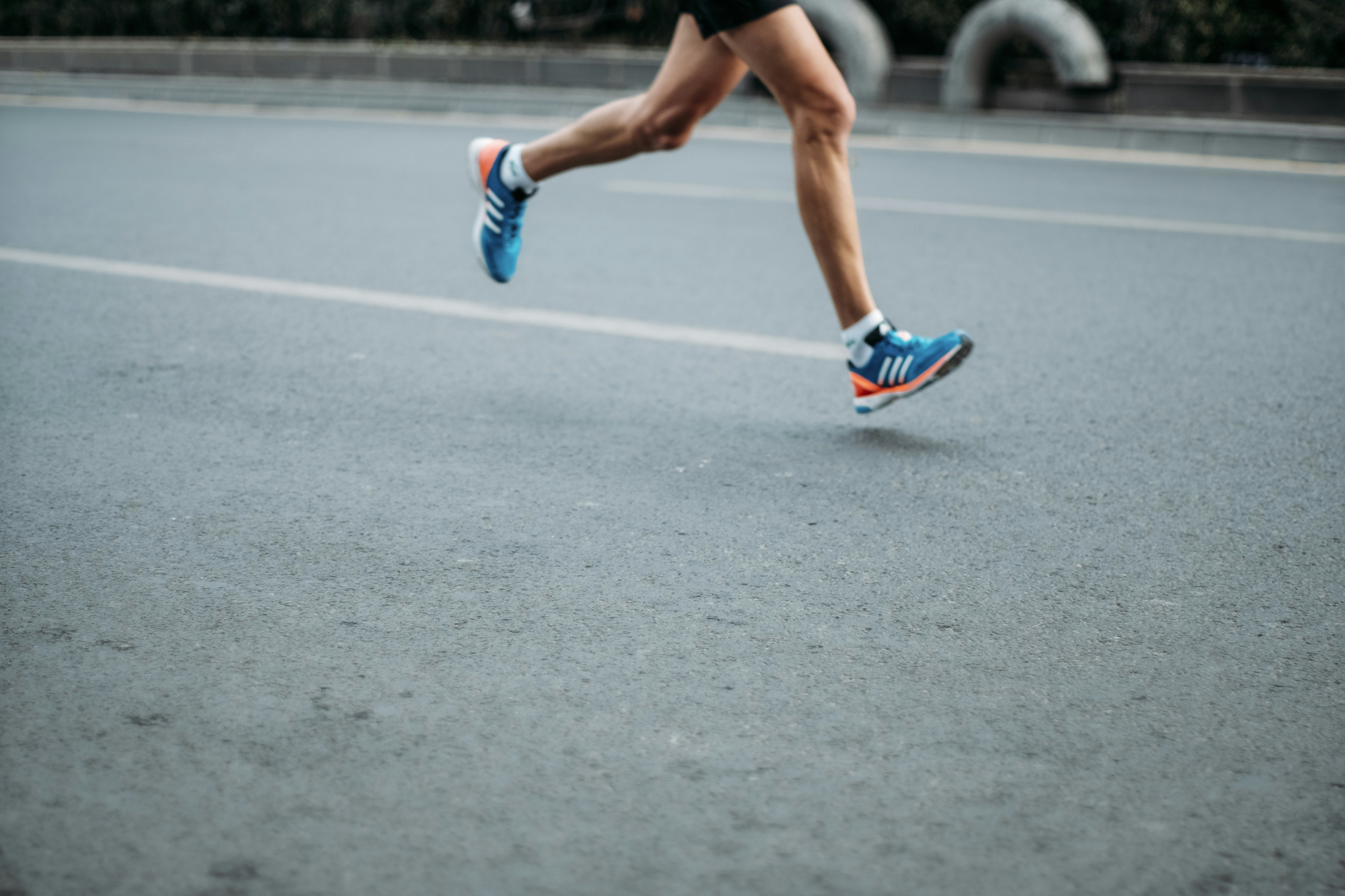 Laufschuhe beim Laufen
