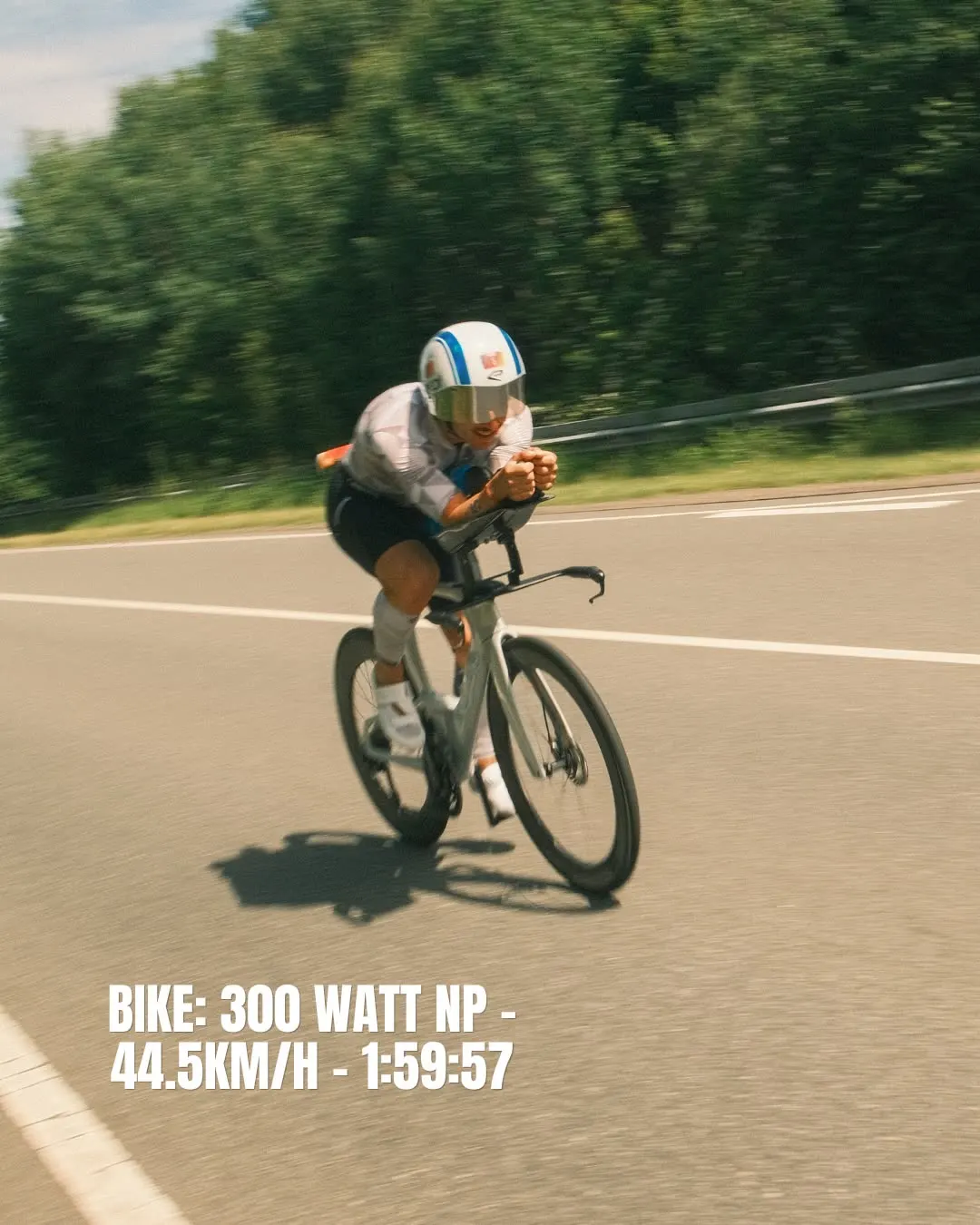 Fabian im Zielbereich beim Viking Triathlon 2026, Deutscher Meister AK25
