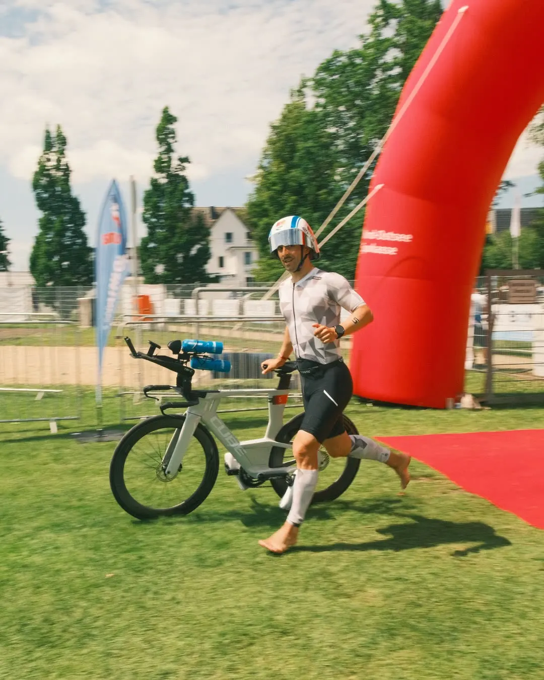 Fabian auf dem Zeitfahrrad beim Viking Triathlon 2026