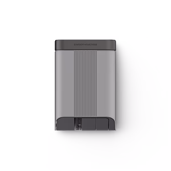 Appareil électronique gris avec le logo Simpson Partners, design vertical élégant