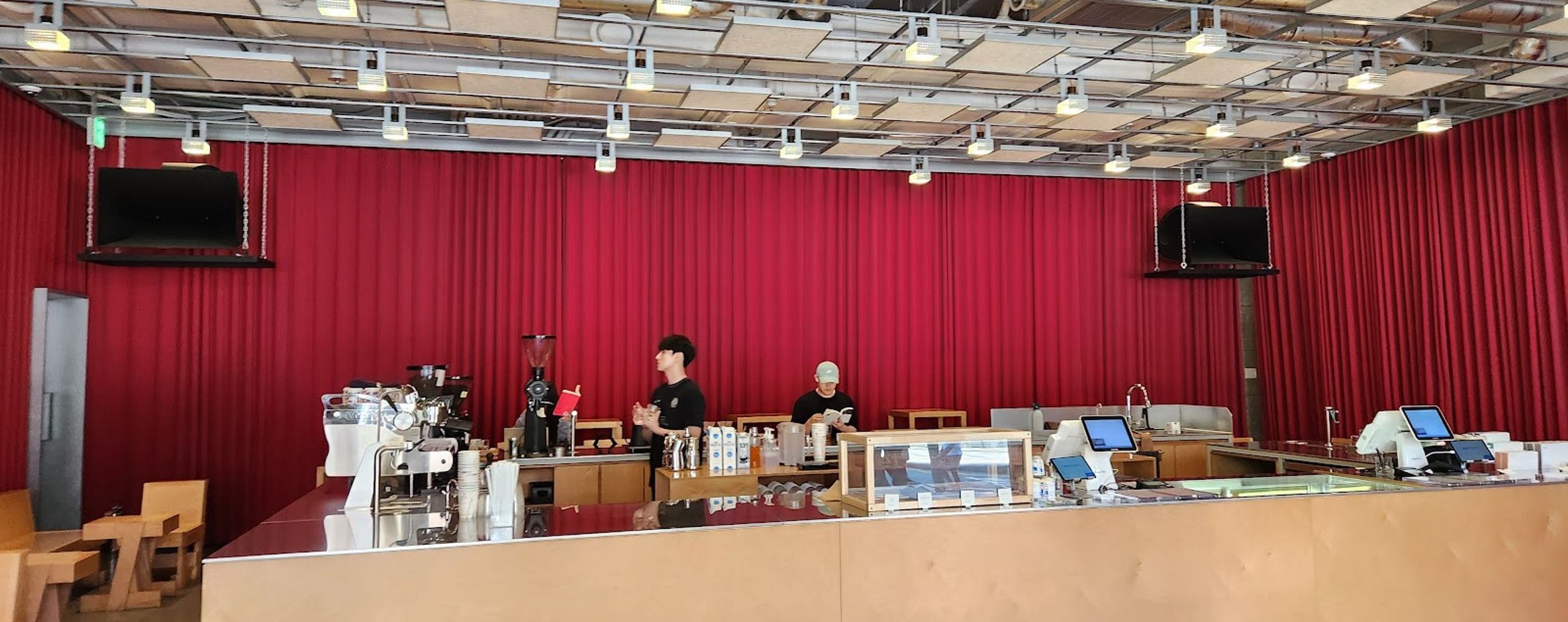 Felt Coffee (Gwanghwamun Branch)