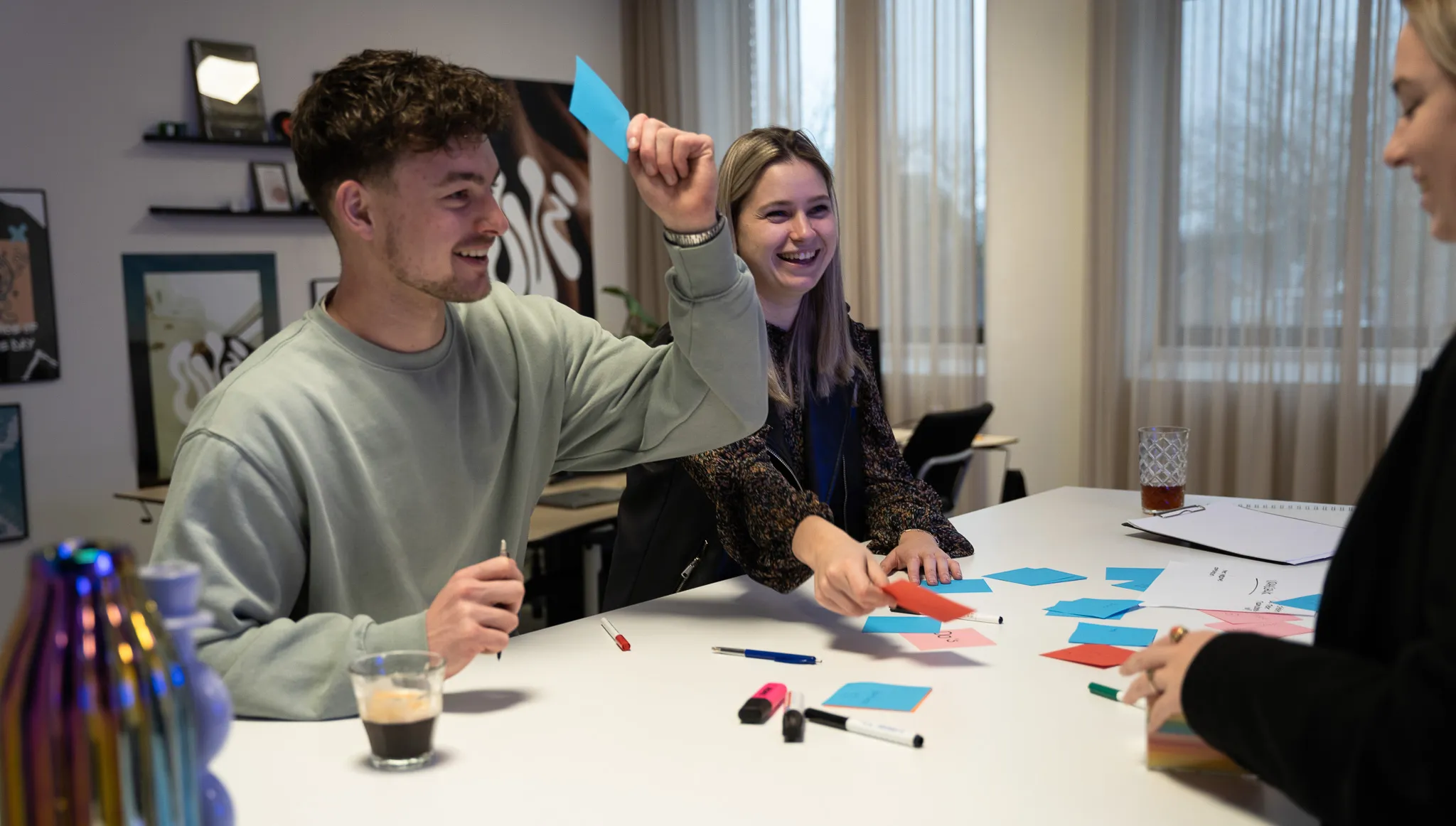 Brainstorm met sticky notes bij marketingbureau Stimulon