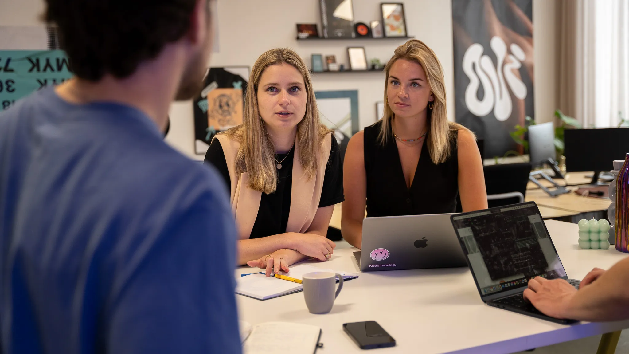 Teamoverleg bij marketingbureau Stimulon