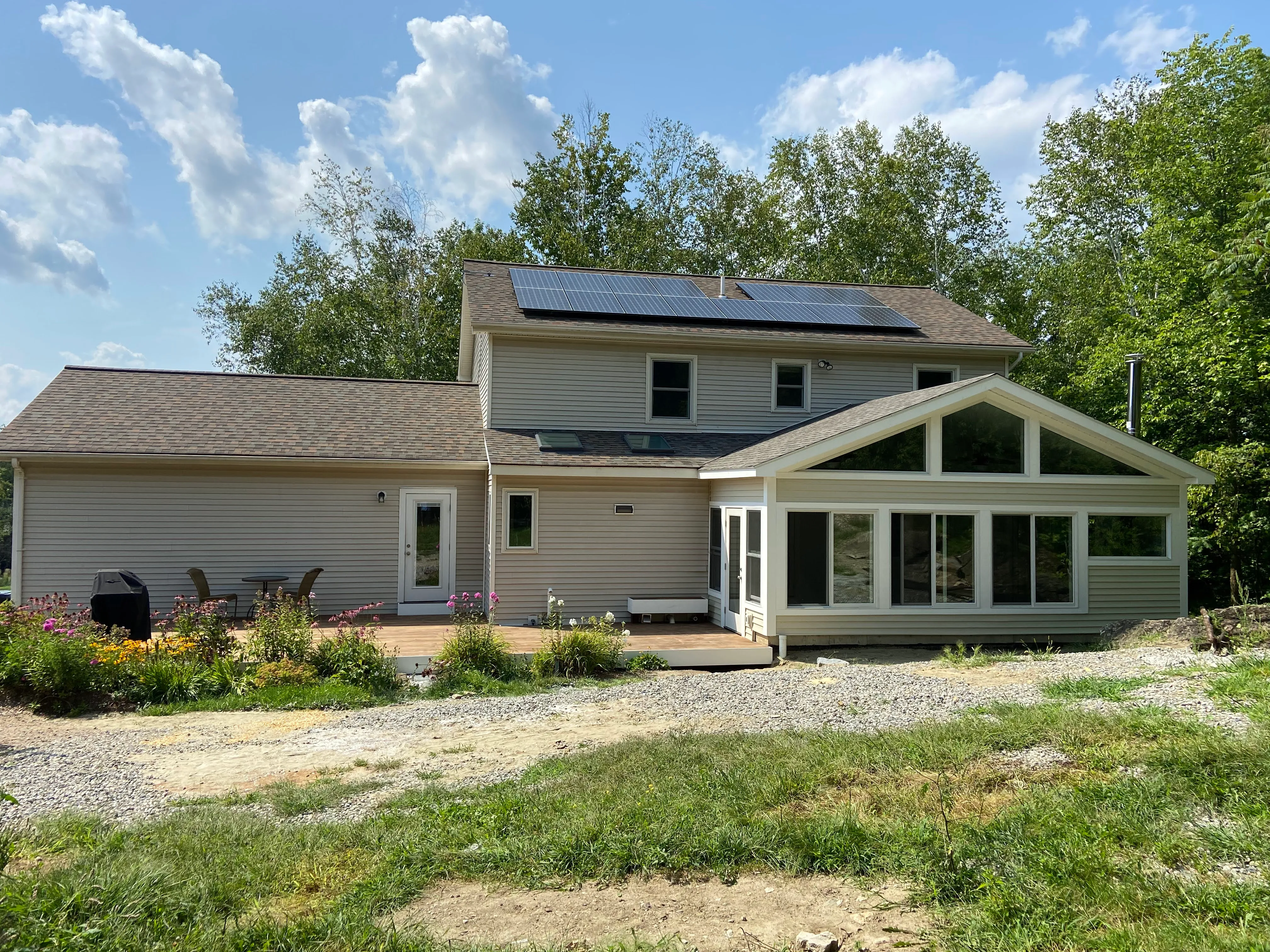 [background image] image of an outdoor eating area (for a food truck)