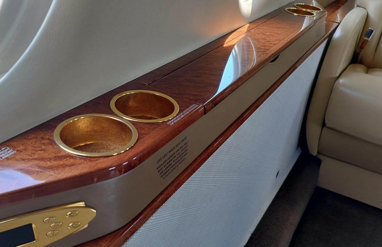 G200 Interior details