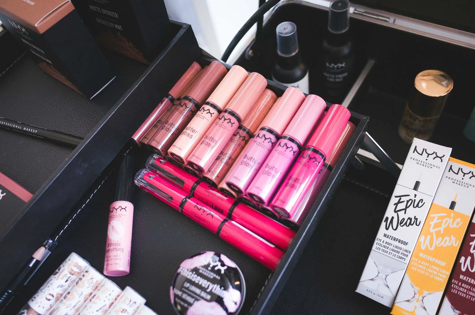 Elif Kampagnenkickoff × NYX, Still