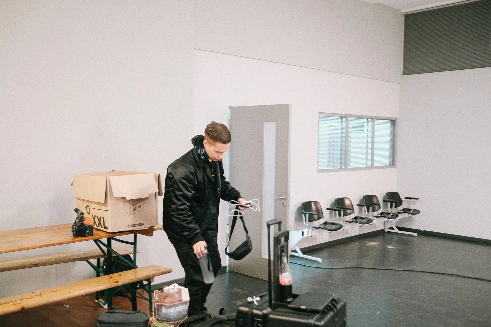 Lahos - Bomb, Behind the Scenes