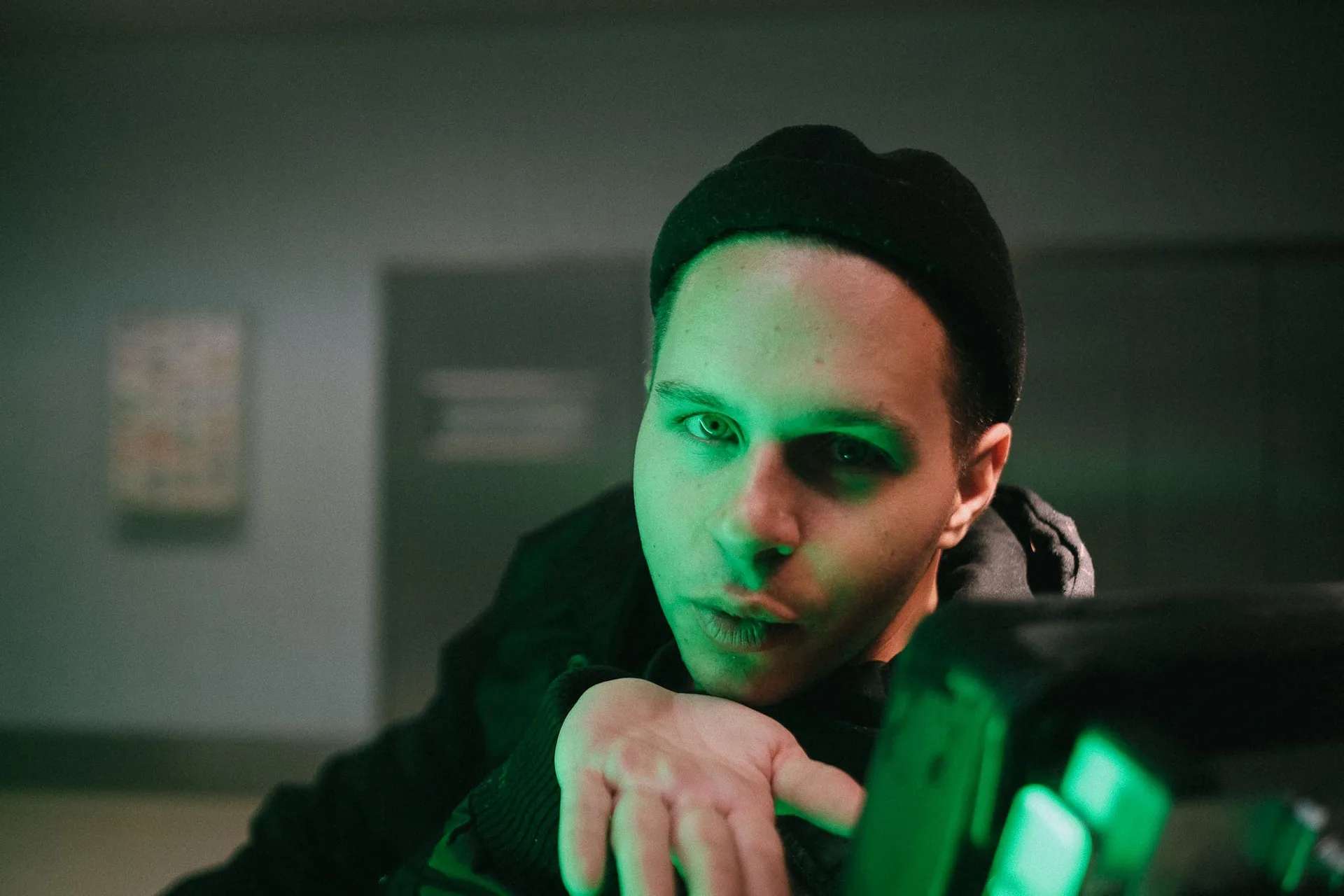 Lahos - Bomb, Behind the Scenes
