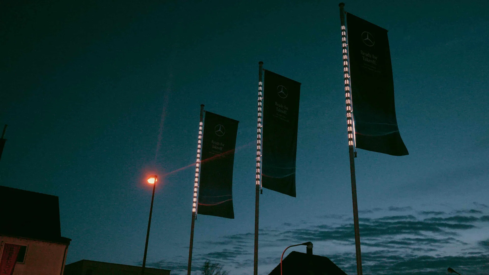 Mercedes Roadshow, Still