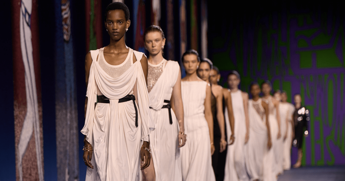 Watch the Highlights of Haute Couture Paris Fashion Week Fall 2024 - theFashionSpot