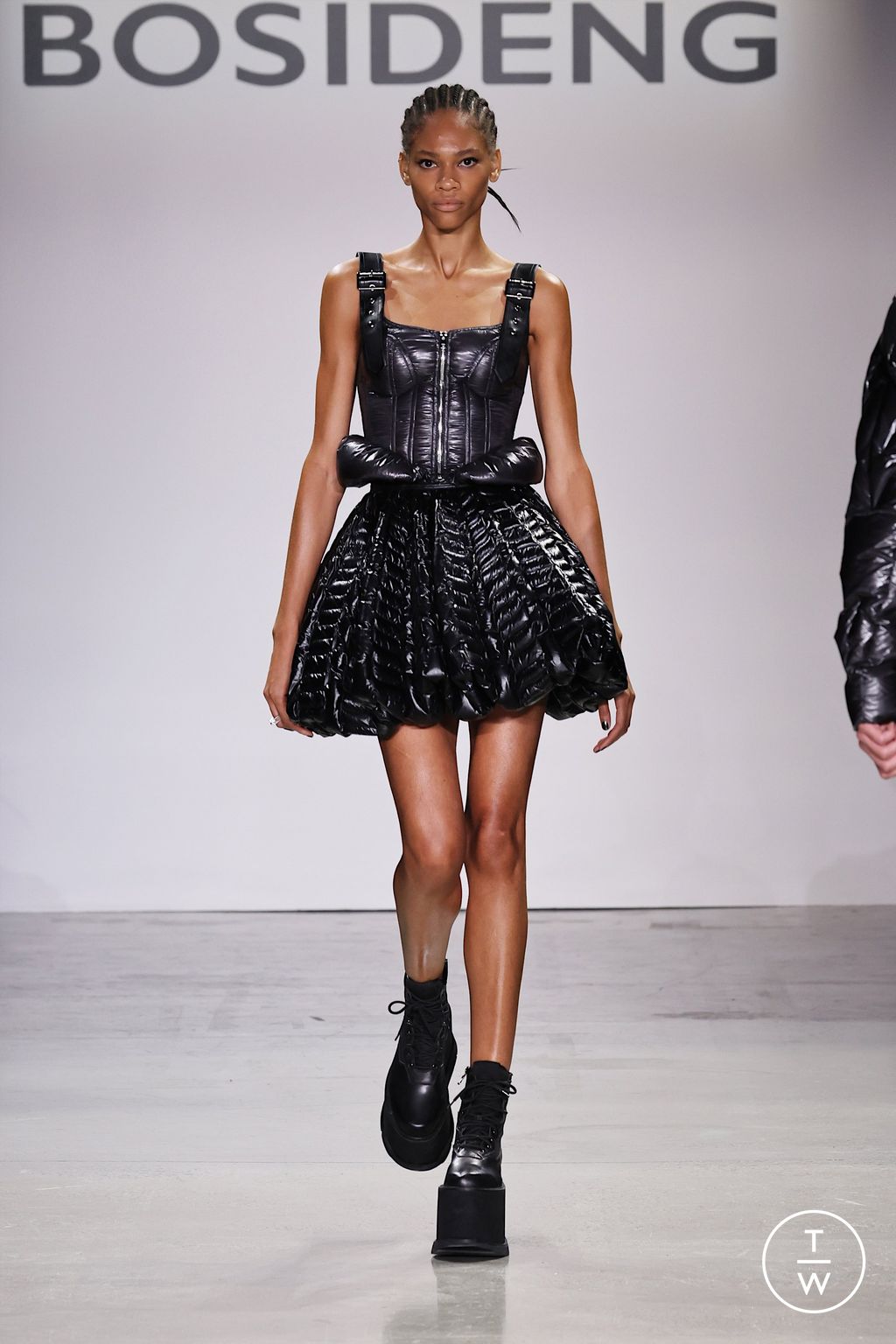 Bosideng SS23 womenswear #39 - Tagwalk: The Fashion Search Engine