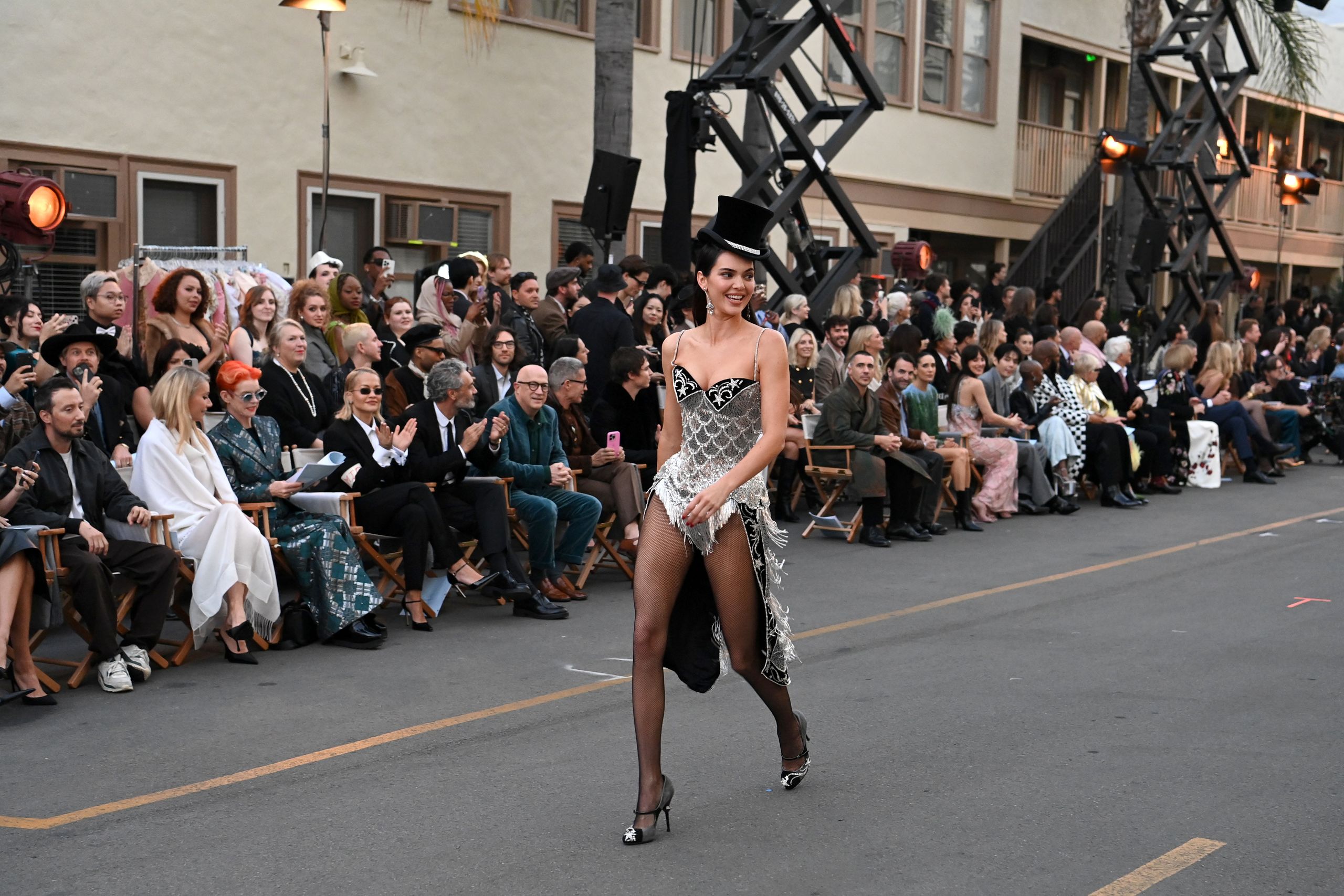 Kendall Jenner da el pistoletazo de salida a Vogue World 2025 Hollywood vestida de Moulin Rouge