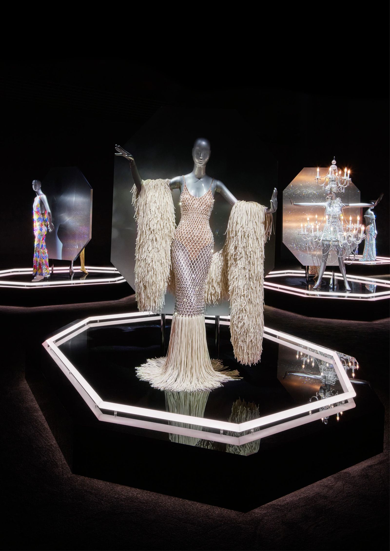 Entre cristales y cultura pop un recorrido por la exhibición “Masters of Light” en Hollywood