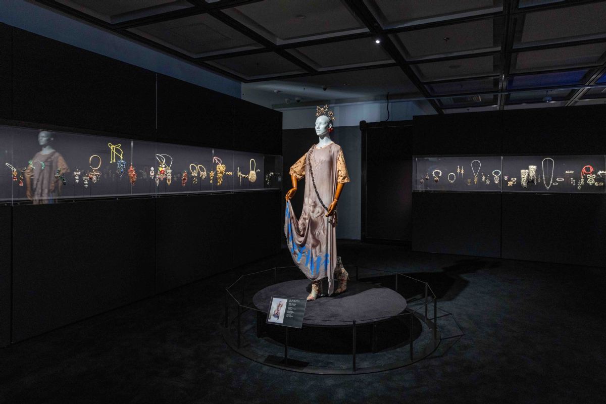 Vivienne Westwood jewellery exhibition makes Asian debut in Shanghai _Art &  Exhibitions