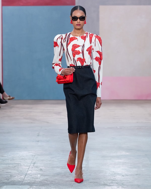 MODEL WALKING THE FALL 2026 RUNWAY SHOW