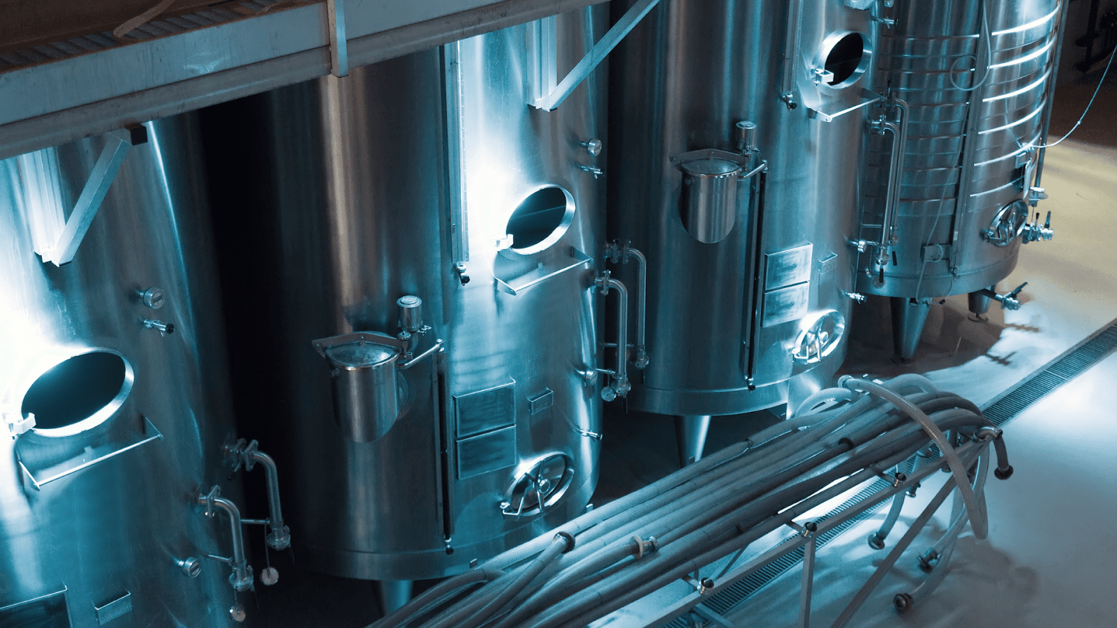 Observation window in an industrial ice storage tank for monitoring ice build-up.