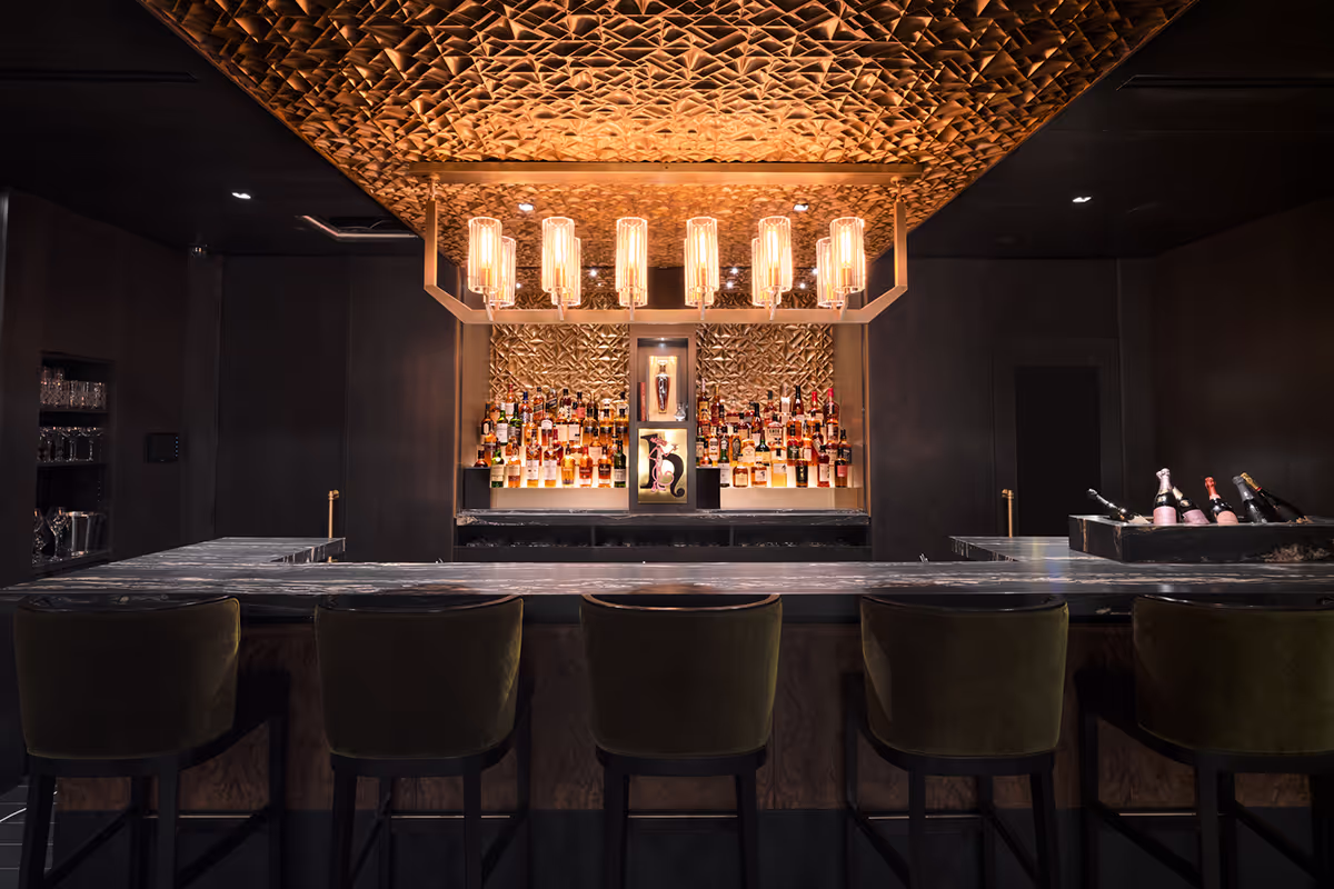 Hy's Steakhouse Toronto bar area