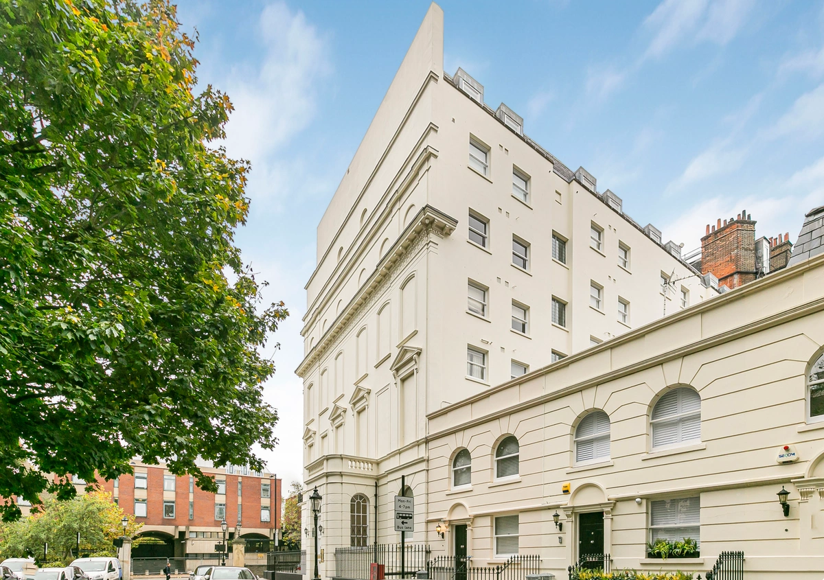 Front view of secure luxury building near Hyde Park"