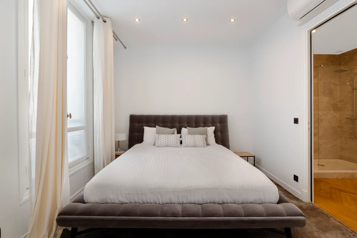Another view of the bright and comfortable guest bedroom at Casa Cribs.