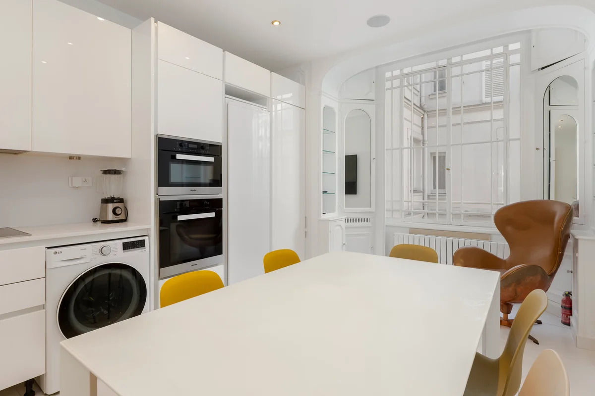 Open-plan dining and kitchen area at Casa Cribs perfect for entertaining guests.