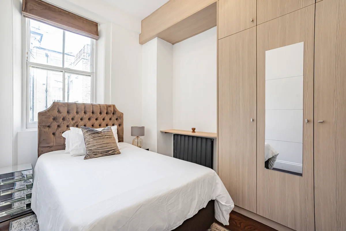 	Additional bedroom at Casa Cribs ideal for guests, children, or a home office.