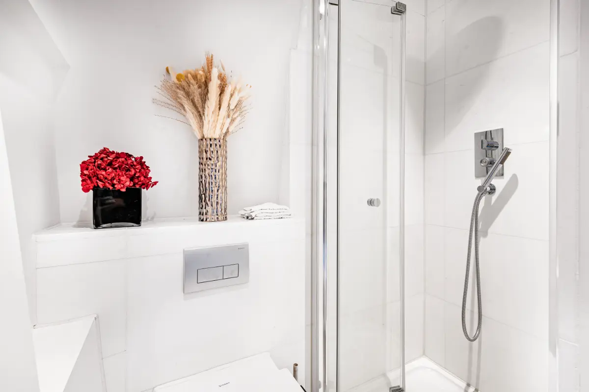 Another angle of the premium bathroom at Casa Cribs with elegant design.