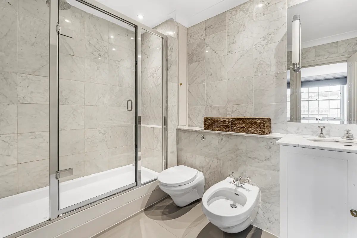 Bathroom at Casa Cribs with a modern walk-in shower and premium amenities.