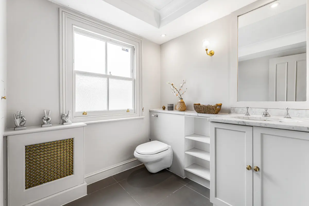 Luxurious bathroom at Casa Cribs with modern fixtures and spa-like amenities.