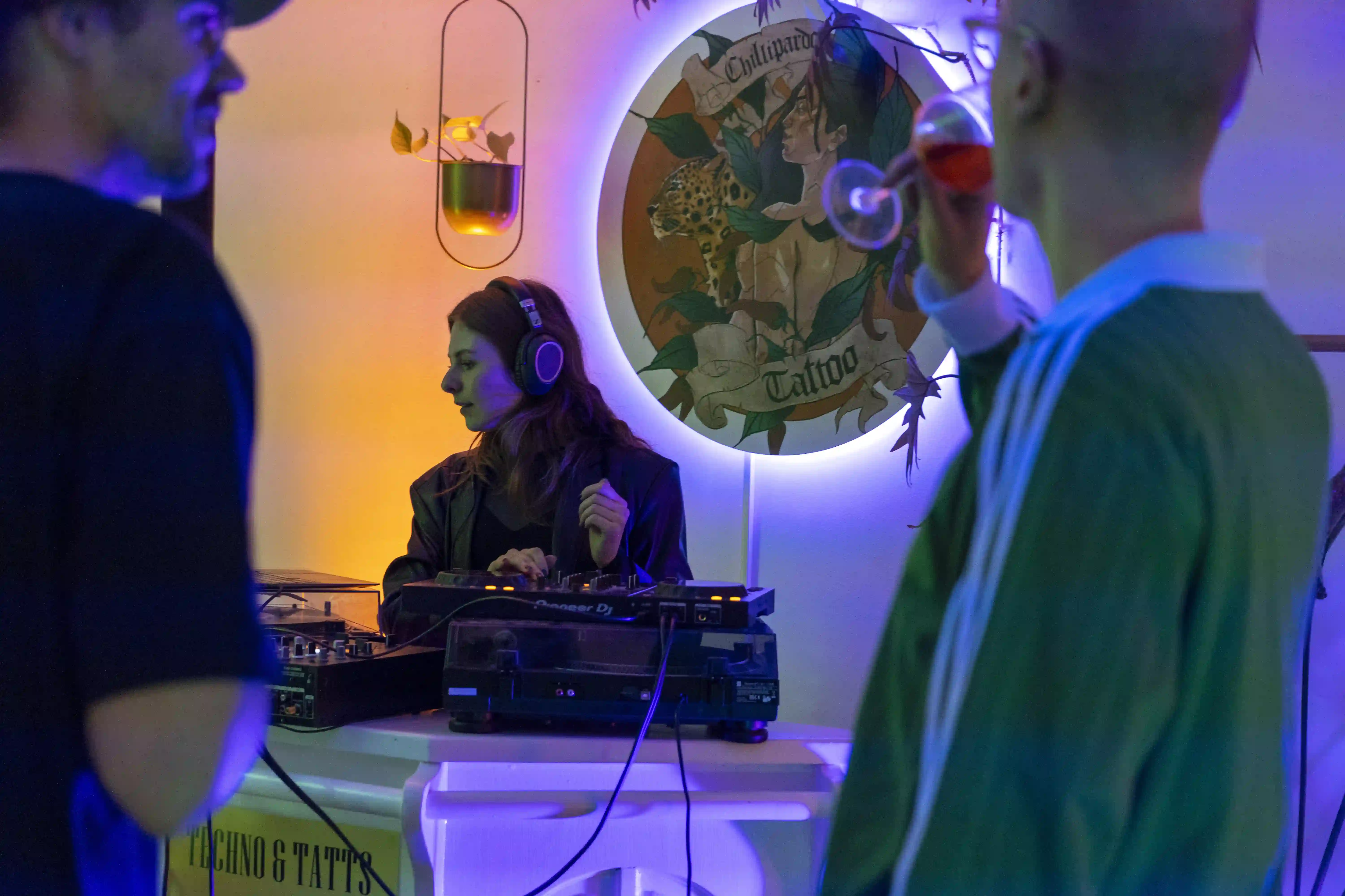 DJ Nina beim cinema gusto Event – Musik und Tanzfläche nach dem Film beim Open Air Abend in Wuppertal.