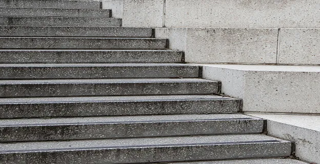 betonikivestä tehdyt portaat