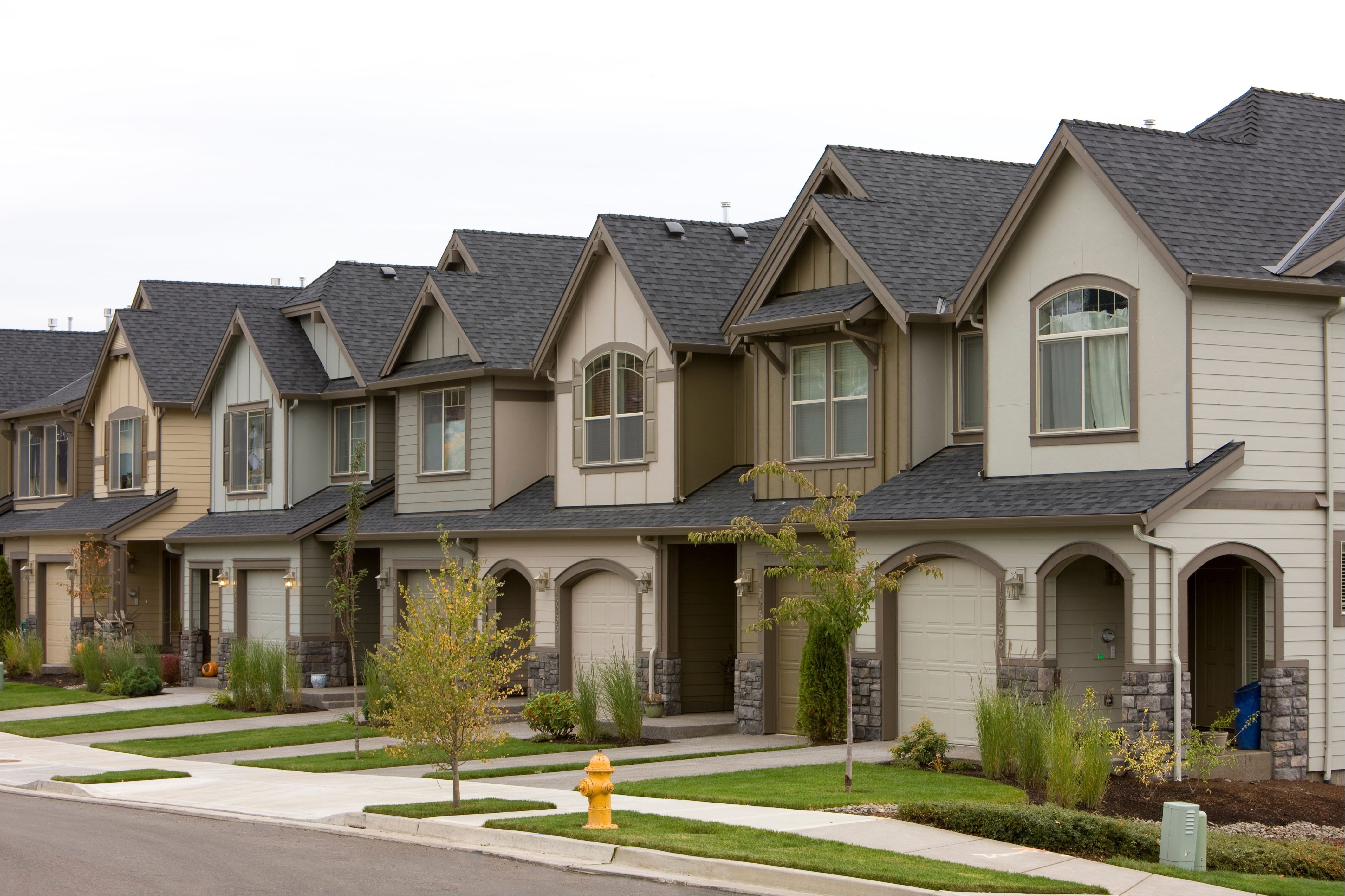 A line of houses in an HOA community.