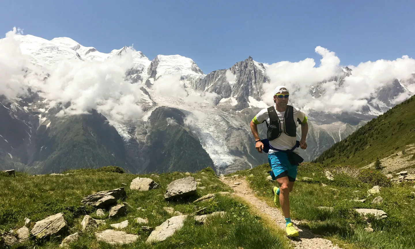 man run in mountain