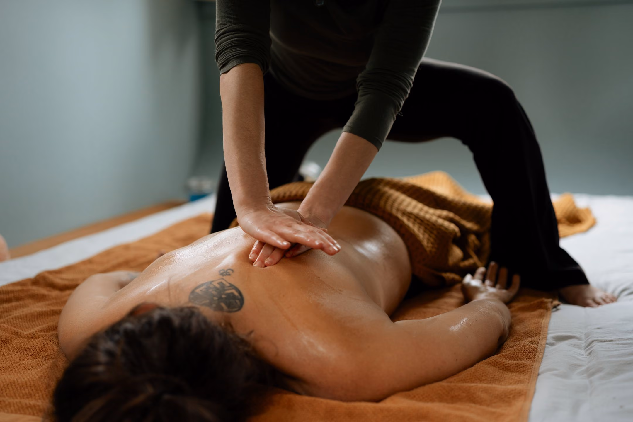 Massage relaxant du cou et des épaules – Lou Shala Genappe