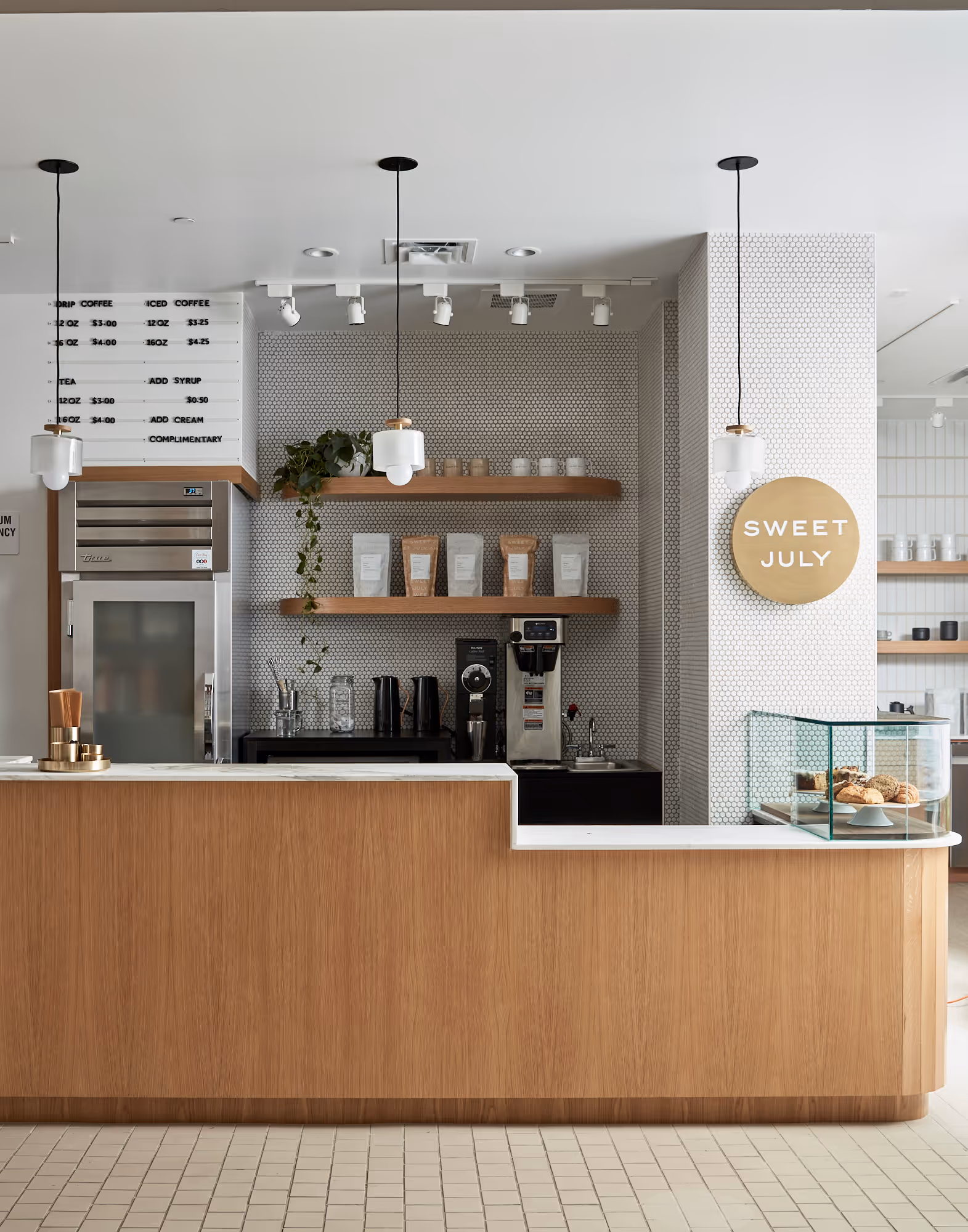 Cafe-Theke in gemütlicher Kaffeebar