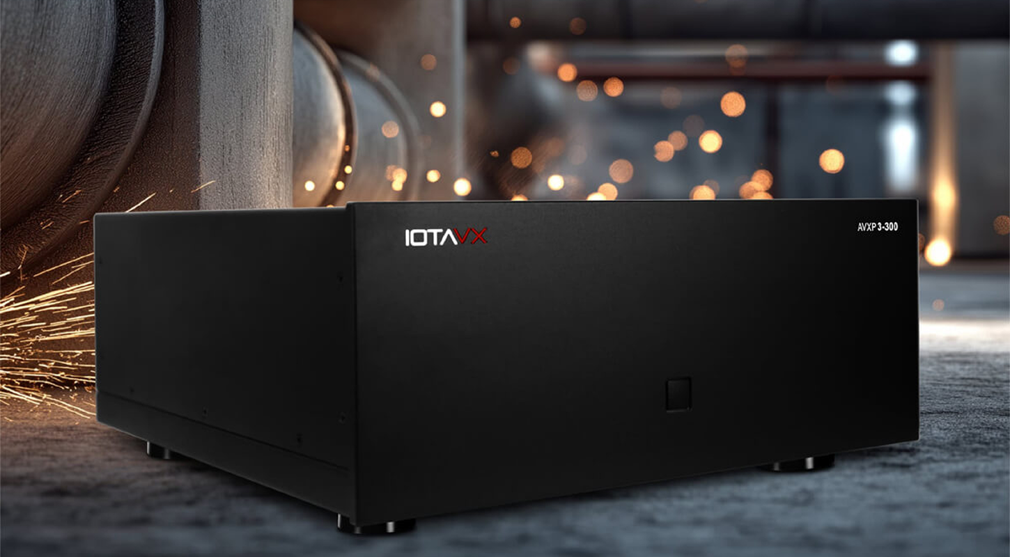 IOTAVX AVXP 3-300 : un bloc de puissance 3 canaux en classe H, musclé et rationnel