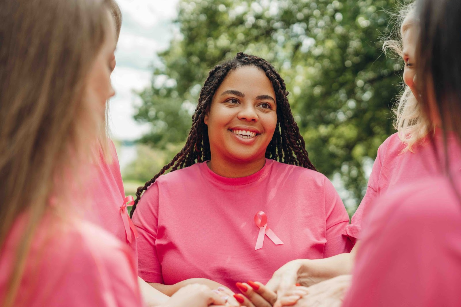 Community gathering highlights solidarity and the importance of early detection of breast cancer during awareness events.