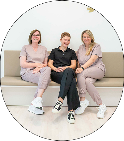 Teamfoto Fachzahnarztpraxis für Kieferorthopädie Trittau