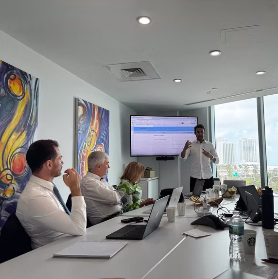 Présentation commerciale en entreprise avec analyse de pipeline et stratégie de vente
