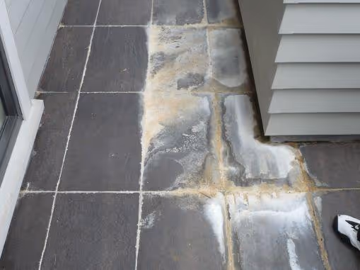 White-Crust-Efflorescence-Tiles
