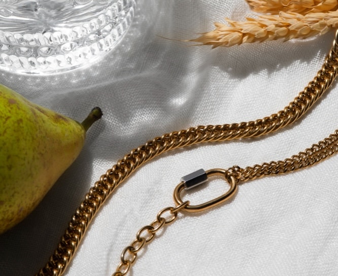 bracelet with bar and crystal glass