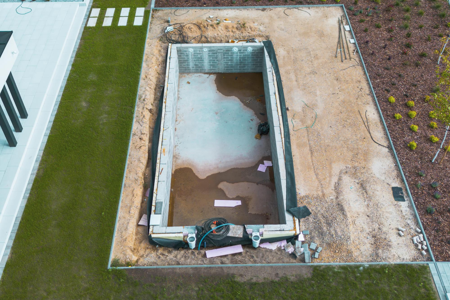 swimming pool construction process