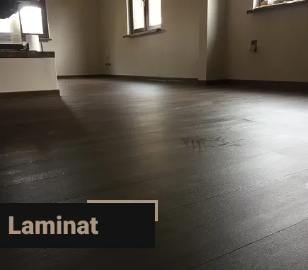 Bild von einem Boden mit Laminat