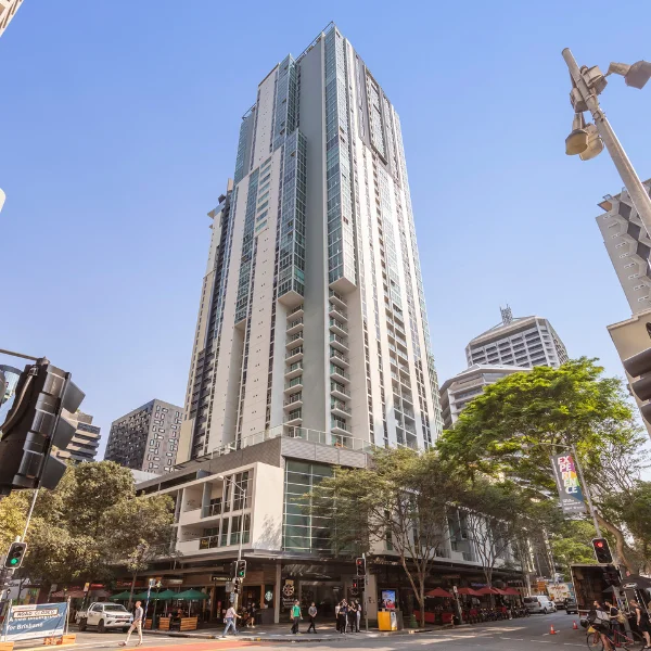 OAKS BRISBANE FESTIVAL SUITES & OAKS BRISBANE CHARLOTTE SUITES